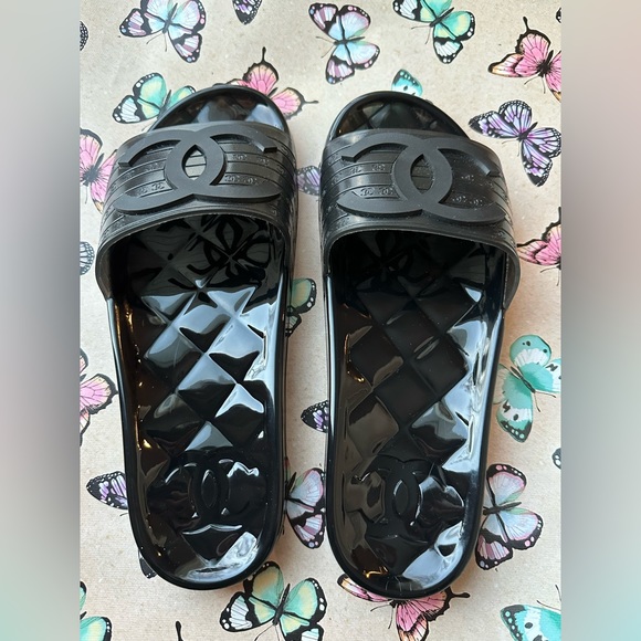 Chanel Size 41 fits size 8-10 brand new - Picture 2 of 6